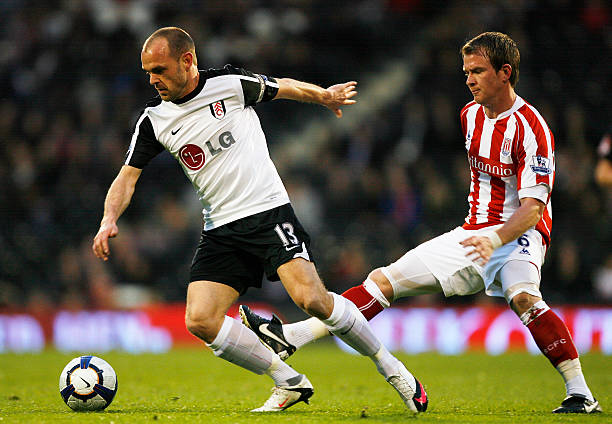 的竞争中脱 的竞争中脱